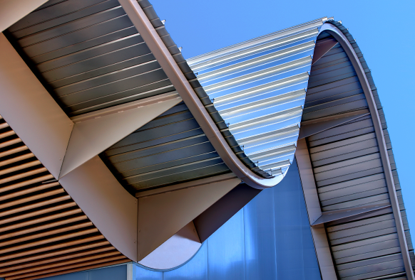 Woodcroft Neighbourhood Centre, Woodcroft, NSW. Features serpentine roof made from ZINCALUME® steel in Fielders FreeForm® profile.